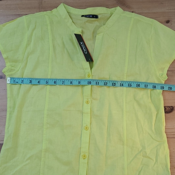 NWT ONIX neon fluorescent yellow button up top large - Picture 5 of 7